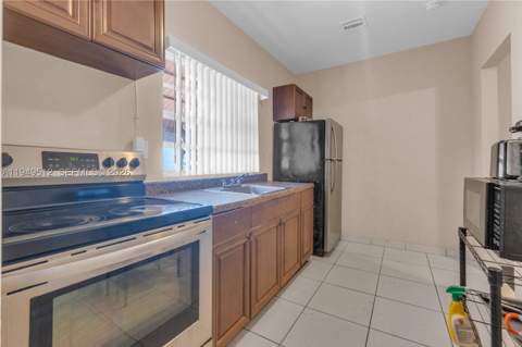 1478 NW 74th St, Miami FL - photo 6 of 17