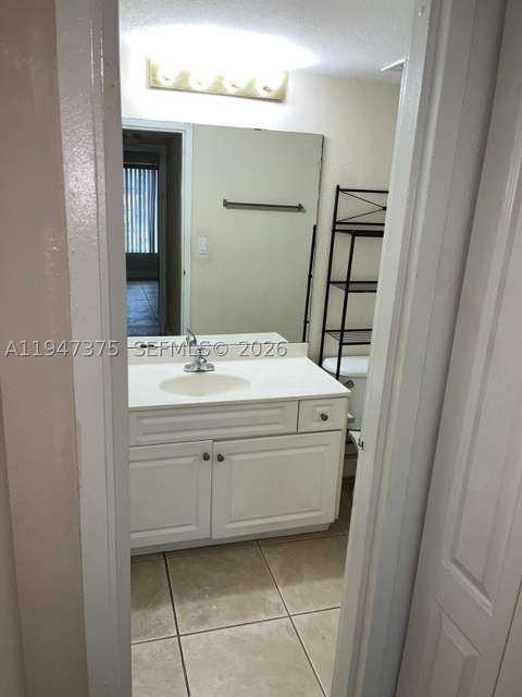 5221 Geneva Way 302, Doral FL - photo 10 of 11