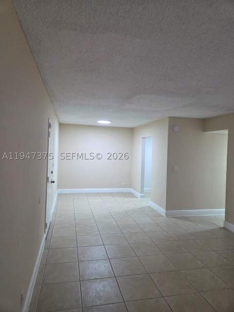5221 Geneva Way 302, Doral FL - photo 6 of 11
