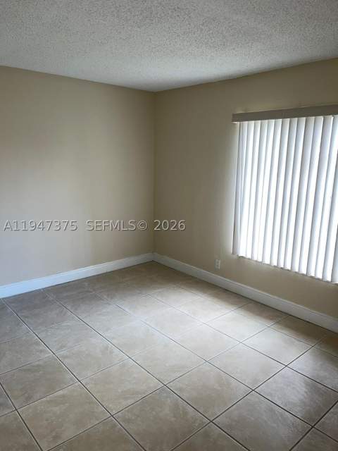 5221 Geneva Way 302, Doral FL - photo 7 of 11