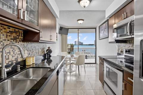 1000 Island Blvd 312, Aventura FL - photo 11 of 57