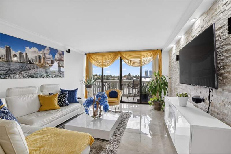 2 bedroom Condominium at 1000 Island Blvd 312, 1000 ISL BLVD WILLIAMS IS, Aventura — photo 2