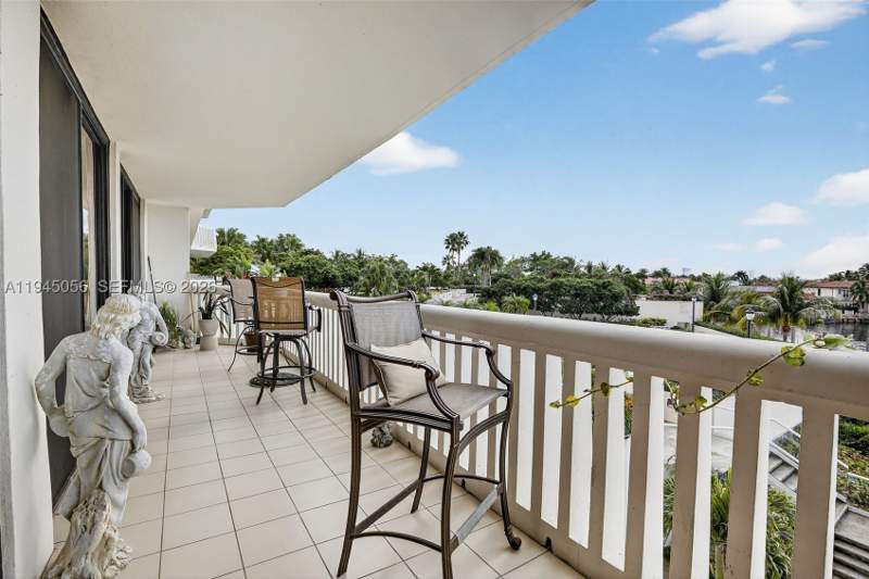 2 bedroom Condominium at 1000 Island Blvd 312, 1000 ISL BLVD WILLIAMS IS, Aventura — photo 3