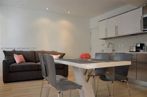 700 16th St 201, Miami Beach FL - photo 8 of 21