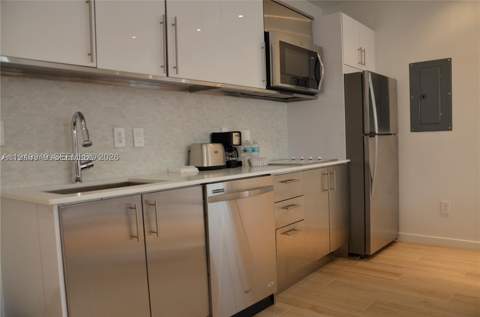 700 16th St 201, Miami Beach FL - photo 9 of 21