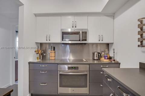 747 Michigan Ave 201, Miami Beach FL - photo 7 of 24