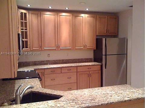 16531 NE 35th Ave 201, North Miami Beach FL - photo 10 of 21