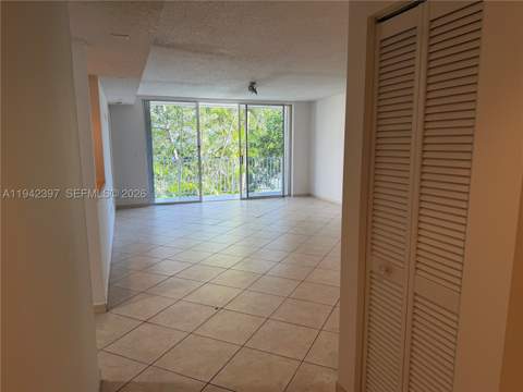 16531 NE 35th Ave 201, North Miami Beach FL - photo 6 of 21