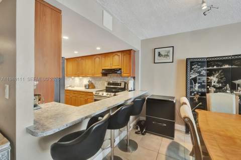 5401 Collins Ave 340, Miami Beach FL - photo 12 of 49