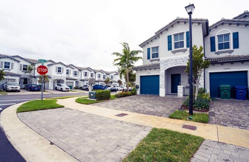 3 bedroom Townhouse at 16222 SW 290th Ter, Cedar Point, Homestead — photo 4