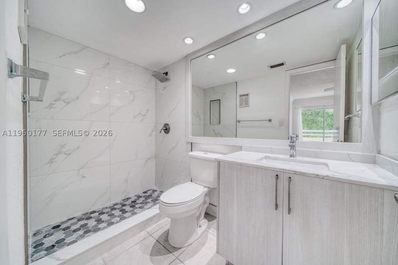 2 bedroom Condominium at 10795 SW 108th Ave 304, Palm Cove Cond, Miami — photo 4