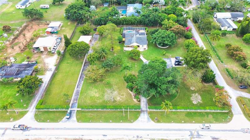 5 bedroom SingleFamilyResidence at 19280 SW 304th St, Redlands, Homestead — photo 3