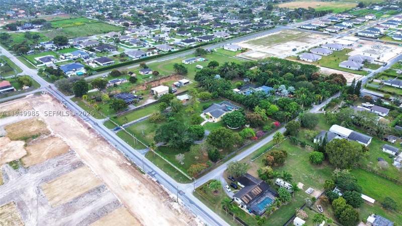 5 bedroom SingleFamilyResidence at 19280 SW 304th St, Redlands, Homestead — photo 4