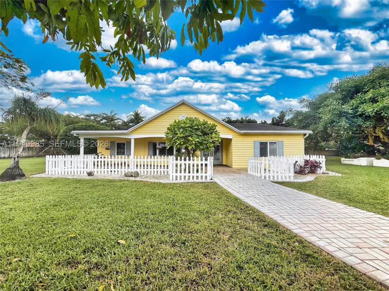 5 bedroom SingleFamilyResidence at 19280 SW 304th St, Redlands, Homestead — photo 5