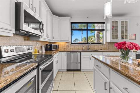 18832 SW 77th Ct, Cutler Bay FL - photo 24 of 61