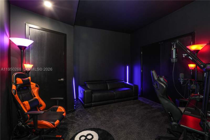 3 bedroom Condominium at 851 NE 1st Ave 2101, Paramount Miami Worldcent, Miami — photo 2