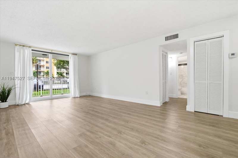 2 bedroom Condominium at 6960 Miami Gardens Dr 2-124, Coral Gate East Condo, Hialeah — photo 1