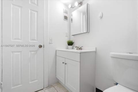 6960 Miami Gardens Dr 2-124, Hialeah FL - photo 12 of 28