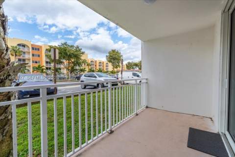 6960 Miami Gardens Dr 2-124, Hialeah FL - photo 15 of 28