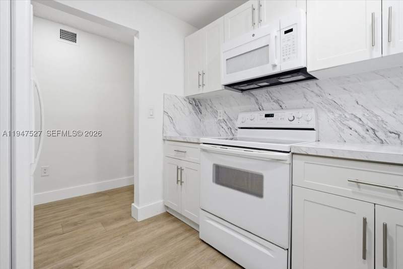 2 bedroom Condominium at 6960 Miami Gardens Dr 2-124, Coral Gate East Condo, Hialeah — photo 5