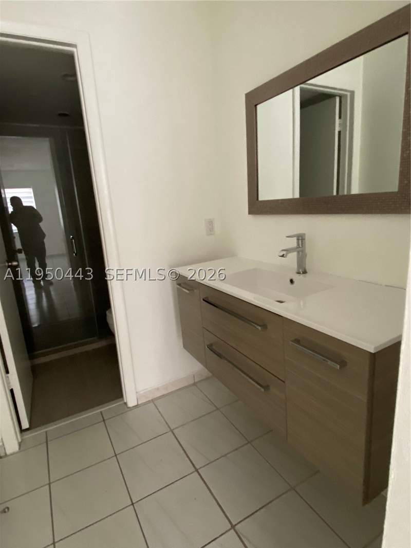 1 bedroom Condominium at 295 NW 72nd Ave 304, Lago Condo, Miami — photo 5