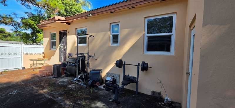 3 bedroom SingleFamilyResidence at 1210 Kasim St, Plat No 1 Opa Locka, Opa Locka — photo 1