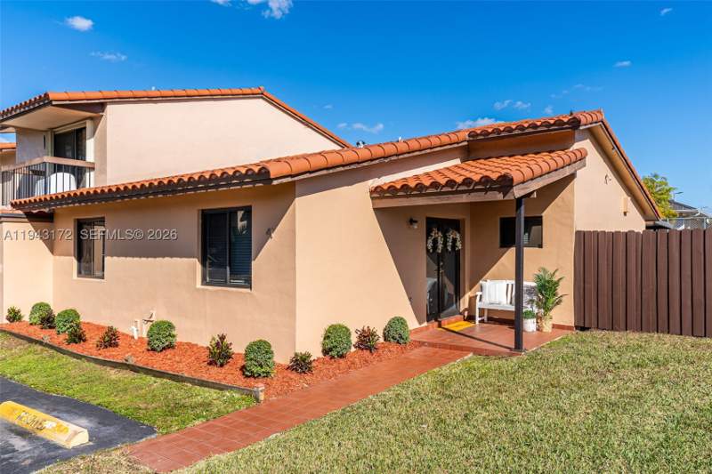 3 bedroom Townhouse at 3815 SW 82nd Ave 41, Tropical Park Villas Cond, Miami — photo 3