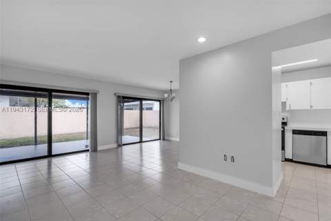 3815 SW 82nd Ave 41, Miami FL - photo 7 of 36