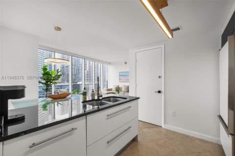 485 Brickell Ave 1804, Miami FL - photo 11 of 60