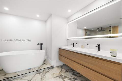 485 Brickell Ave 1804, Miami FL - photo 19 of 60