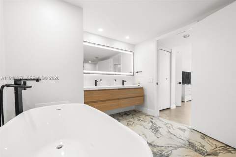 485 Brickell Ave 1804, Miami FL - photo 21 of 60