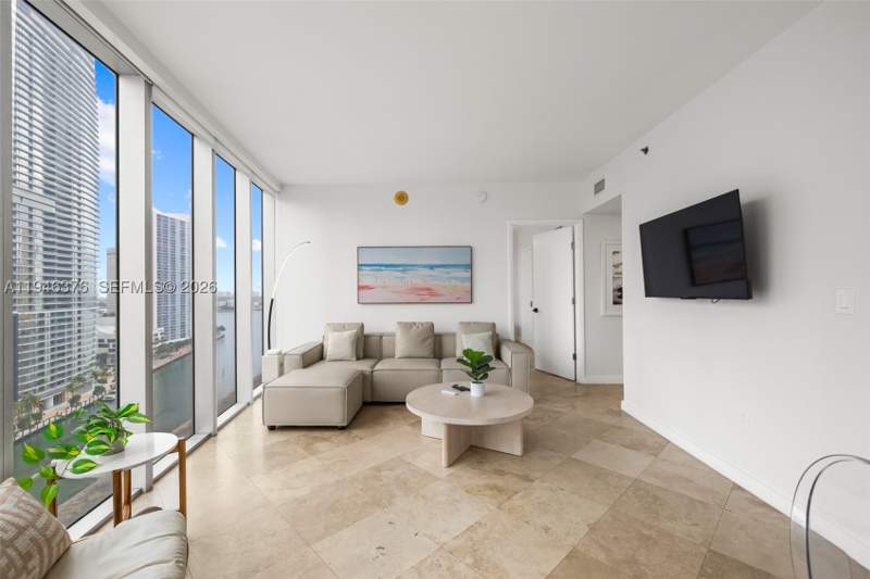 2 bedroom Condominium at 485 Brickell Ave 1804, Icon Brickell Condo No 3, Miami — photo 3