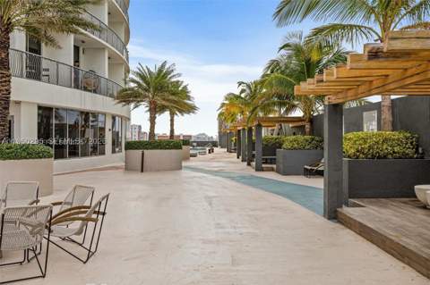 1750 N Bayshore Dr 3005, Miami FL - photo 9 of 13