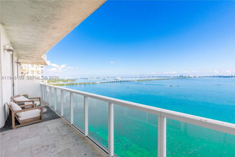 2 bedroom Condominium at 700 NE 25th St 2002, Star Lofts On The Bay Con, Miami — photo 3