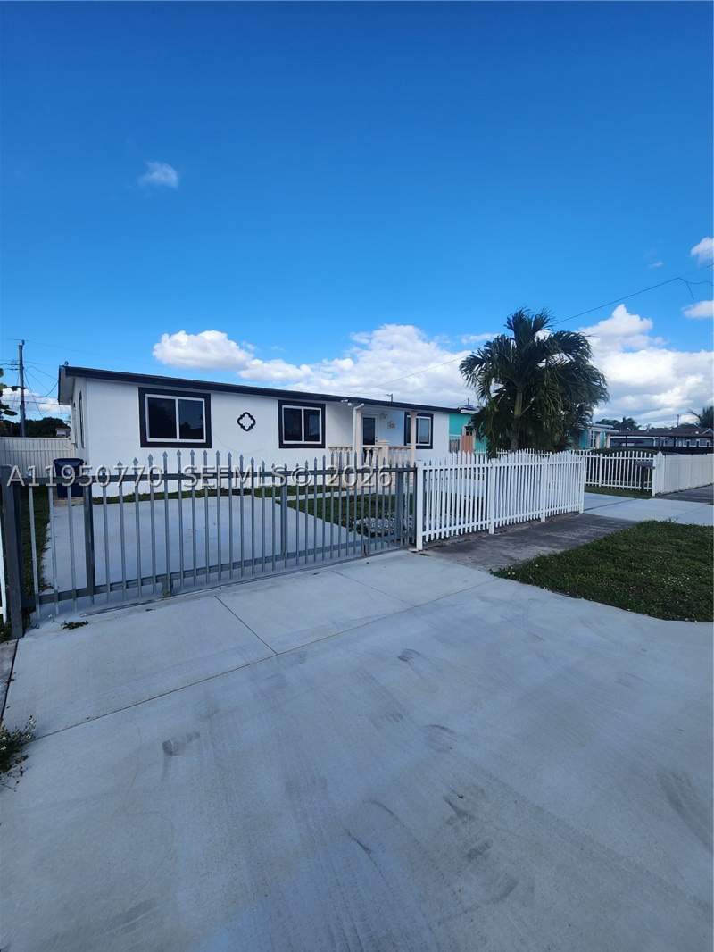 3 bedroom SingleFamilyResidence at 4221 NW 169th Ter, Venetian Development Sub-, Miami Gardens — photo 3