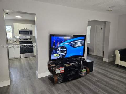 4221 NW 169th Ter, Miami Gardens FL - photo 7 of 22
