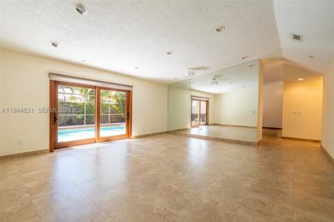 10116 SW 144th Pl, Miami FL - photo 10 of 29