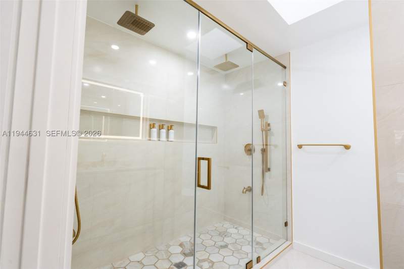 3 bedroom SingleFamilyResidence at 10116 SW 144th Pl, Sugarwood II Sec 1, Miami — photo 3