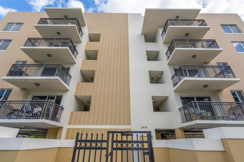 2 bedroom Condominium at 2647 NW 25th Ave 507, Groveland Condo, Miami — photo 2
