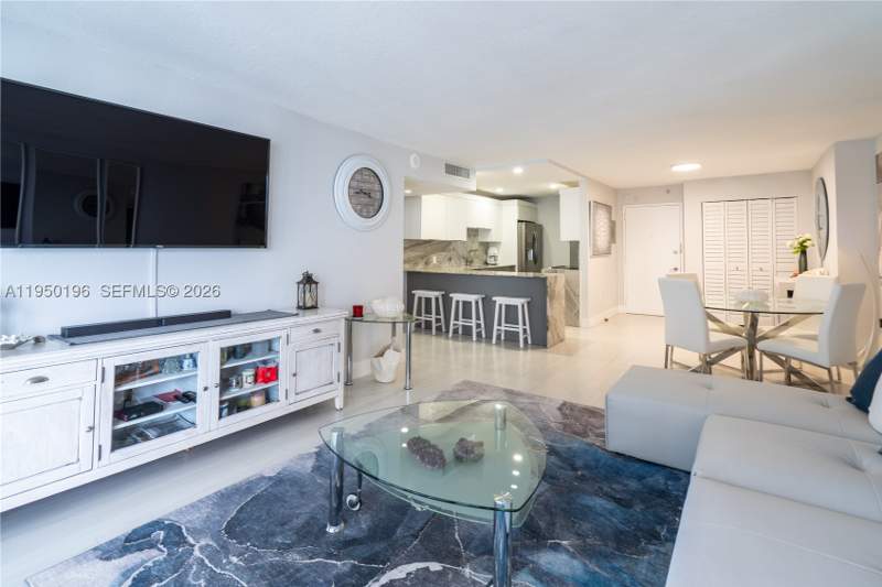 2 bedroom Condominium at 5701 Collins Ave 1417, Arlen Beach Condo, Miami Beach — photo 4