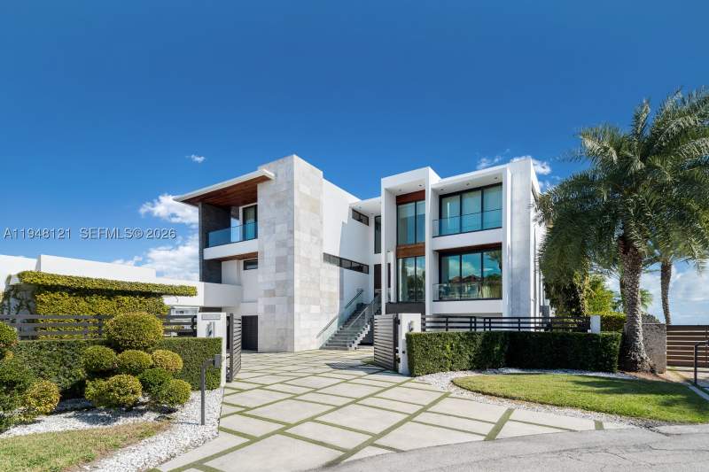 7 bedroom SingleFamilyResidence at 13009 Mar St, Mar Street Sub, Coral Gables — photo 4