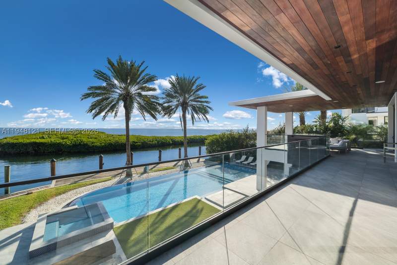 7 bedroom SingleFamilyResidence at 13009 Mar St, Mar Street Sub, Coral Gables — photo 5