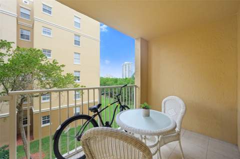 19555 E Country Club Dr 8303, Aventura FL - photo 17 of 33