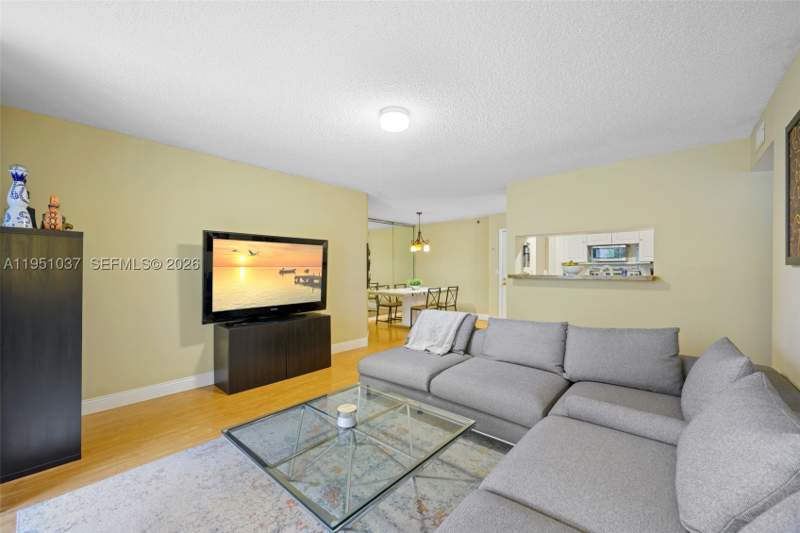 1 bedroom Condominium at 19555 E Country Club Dr 8303, The Yacht Club At Aventura, Aventura — photo 4