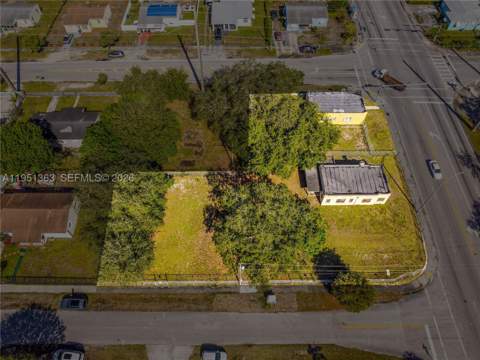 8610 NW 17th Ave, Miami FL - photo 12 of 17