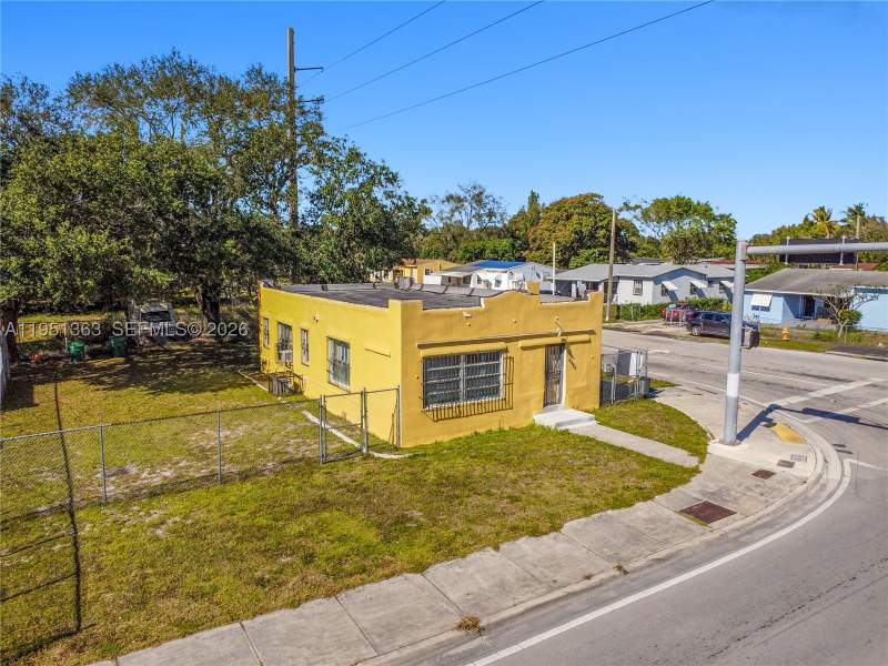 2 bedroom SingleFamilyResidence at 8610 NW 17th Ave, Yost Villa Rev, Miami — photo 2