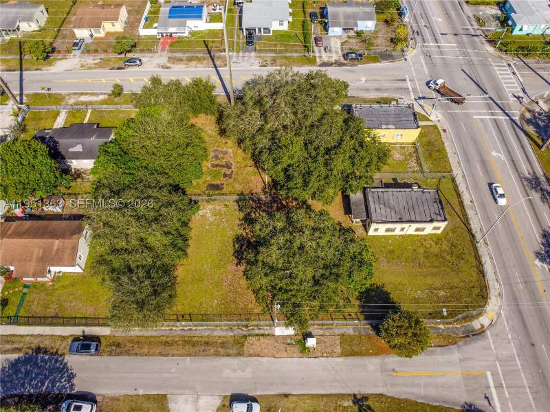 2 bedroom SingleFamilyResidence at 8610 NW 17th Ave, Yost Villa Rev, Miami — photo 5