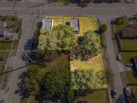 8610 NW 17th Ave, Miami FL - photo 8 of 17