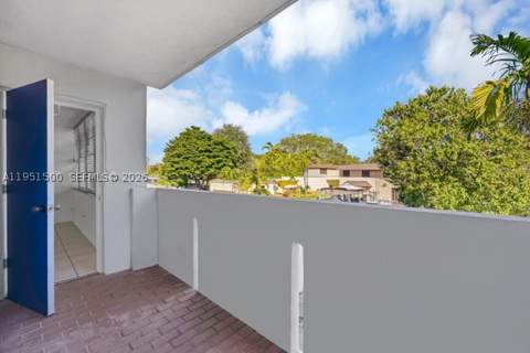 2175 NE 170th St 206, North Miami Beach FL - photo 18 of 21