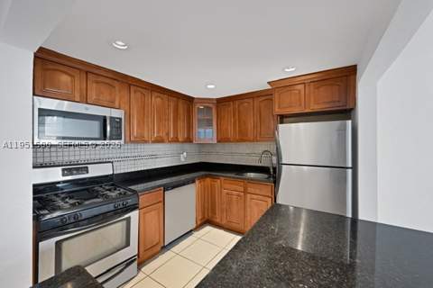 2175 NE 170th St 206, North Miami Beach FL - photo 6 of 21